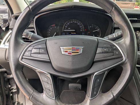 Used 2018 Cadillac XT5 Luxury w/ Driver Awareness Package FWD image 13