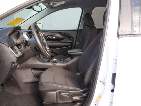 Used 2024 GMC Terrain SLE image 7