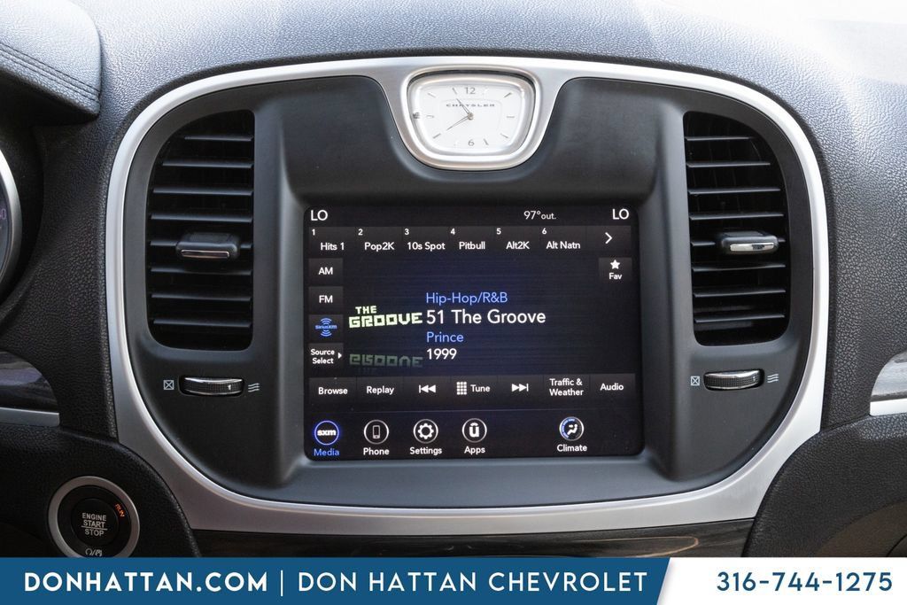 Used 2020 Chrysler 300 Touring w/ Driver Convenience Group RWD image 9