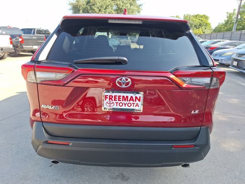 Used 2025 Toyota RAV4 LE FWD image 5