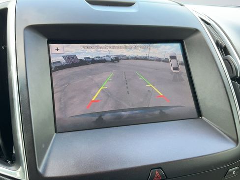 Used 2019 Ford Edge Titanium FWD image 12