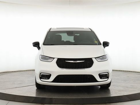 New 2026 Chrysler Pacifica Select image 12