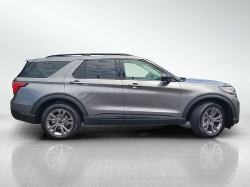 Used 2026 Ford Explorer Active w/ Active Comfort Package AWD/4WD image 3