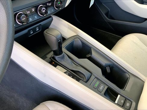 Used 2025 Honda Accord SE image 17