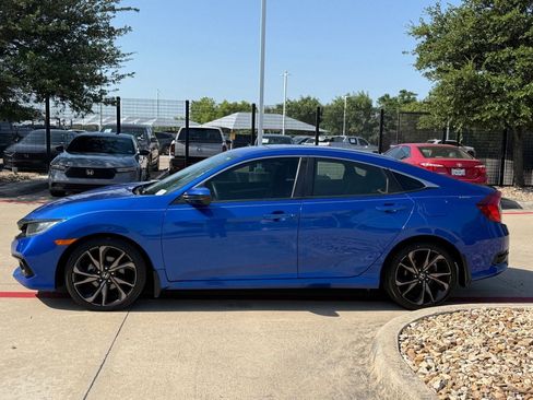 Used 2020 Honda Civic Sport image 2