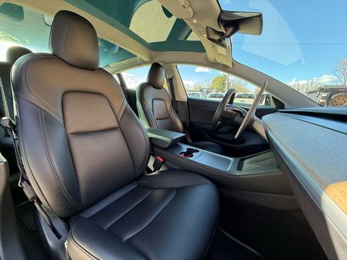 Used 2021 Tesla Model 3 Standard Range Plus image 5