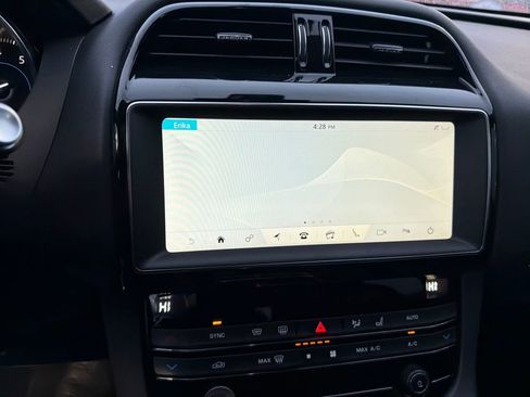 Used 2019 Jaguar F-PACE Premium image 18