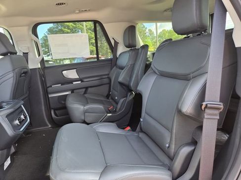 New 2026 Ford Expedition Active RWD image 15