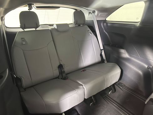 Used 2025 Toyota Sienna XLE w/ XLE Plus Package AWD/4WD image 16