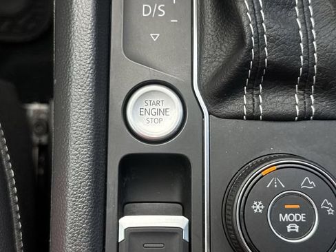 Used 2023 Volkswagen Atlas SEL R-Line AWD/4WD image 16