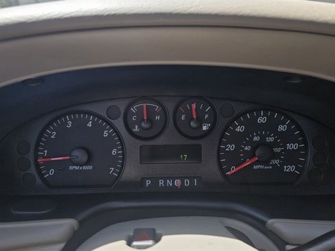 Used 2007 Ford Taurus SE FWD image 17