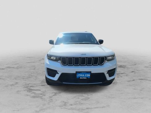 New 2025 Jeep Grand Cherokee Laredo X image 3