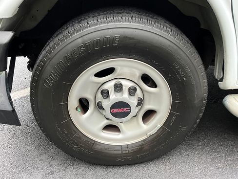 Used 2023 GMC Savana 2500 Work Van w/ Driver Convenience Package image 22