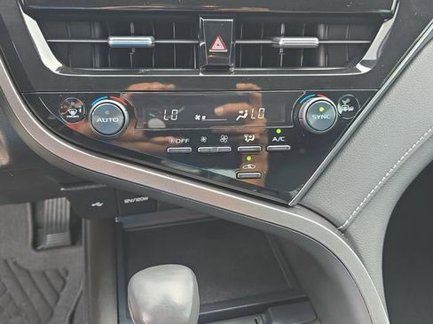 Used 2023 Toyota Camry SE FWD image 24