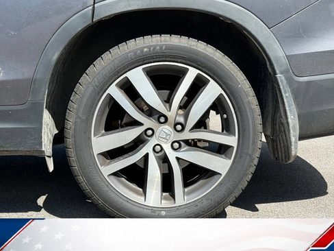 Used 2017 Honda Pilot Touring image 9