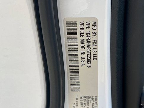 New 2026 Jeep Grand Cherokee Altitude AWD/4WD image 27