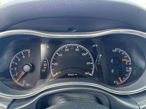 Used 2017 Jeep Grand Cherokee Laredo image 25