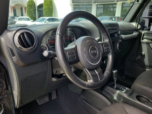 Used 2018 Jeep Wrangler Sport w/ Connectivity Group AWD/4WD image 10