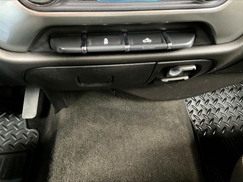 Used 2018 Chevrolet Silverado 1500 LT w/ All Star Edition AWD/4WD image 16