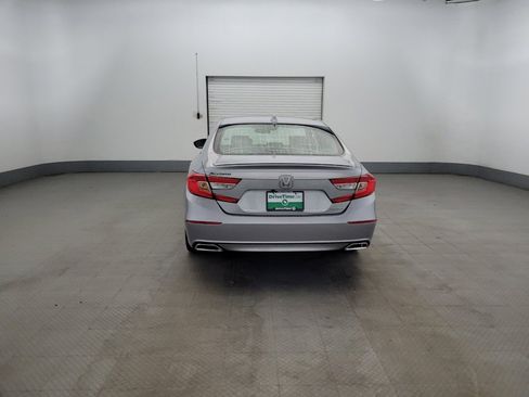 Used 2018 Honda Accord Sport image 6
