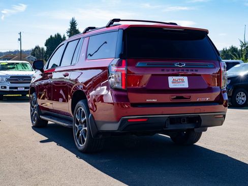Used 2021 Chevrolet Suburban RST w/ Luxury Package image 11