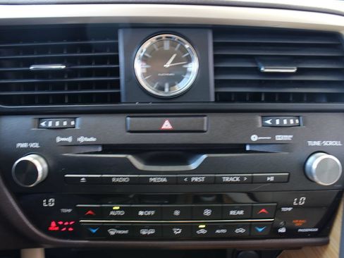 Used 2018 Lexus RX 350L FWD image 17