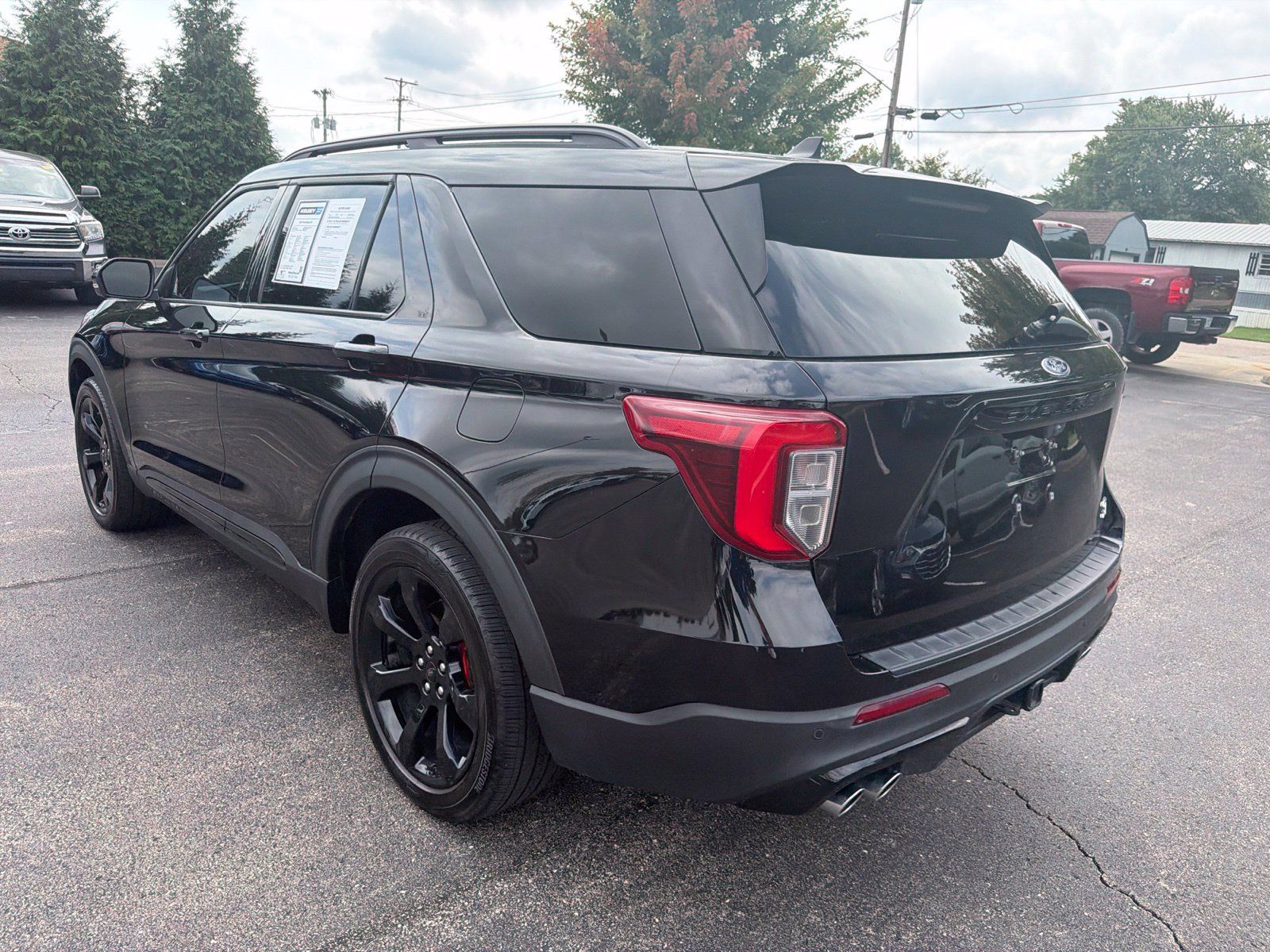 Used 2023 Ford Explorer ST w/ Equipment Group 401A AWD/4WD image 3