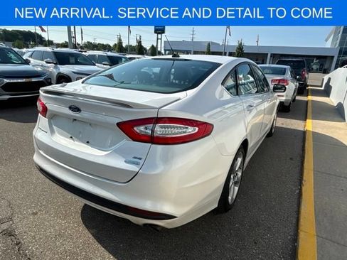 Used 2016 Ford Fusion SE w/ Equipment Group 201A FWD image 7