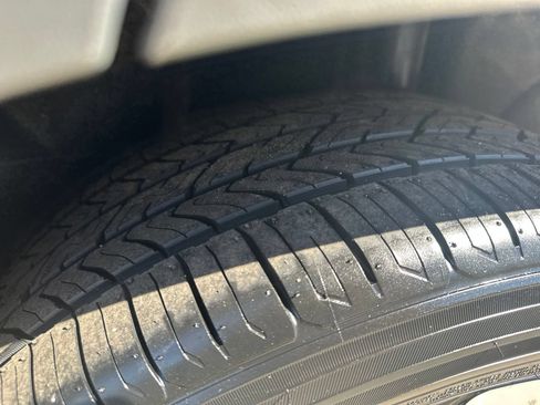Certified 2023 Volkswagen Taos SE AWD/4WD image 9