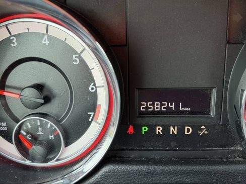 Used 2017 Dodge Grand Caravan SXT FWD image 38