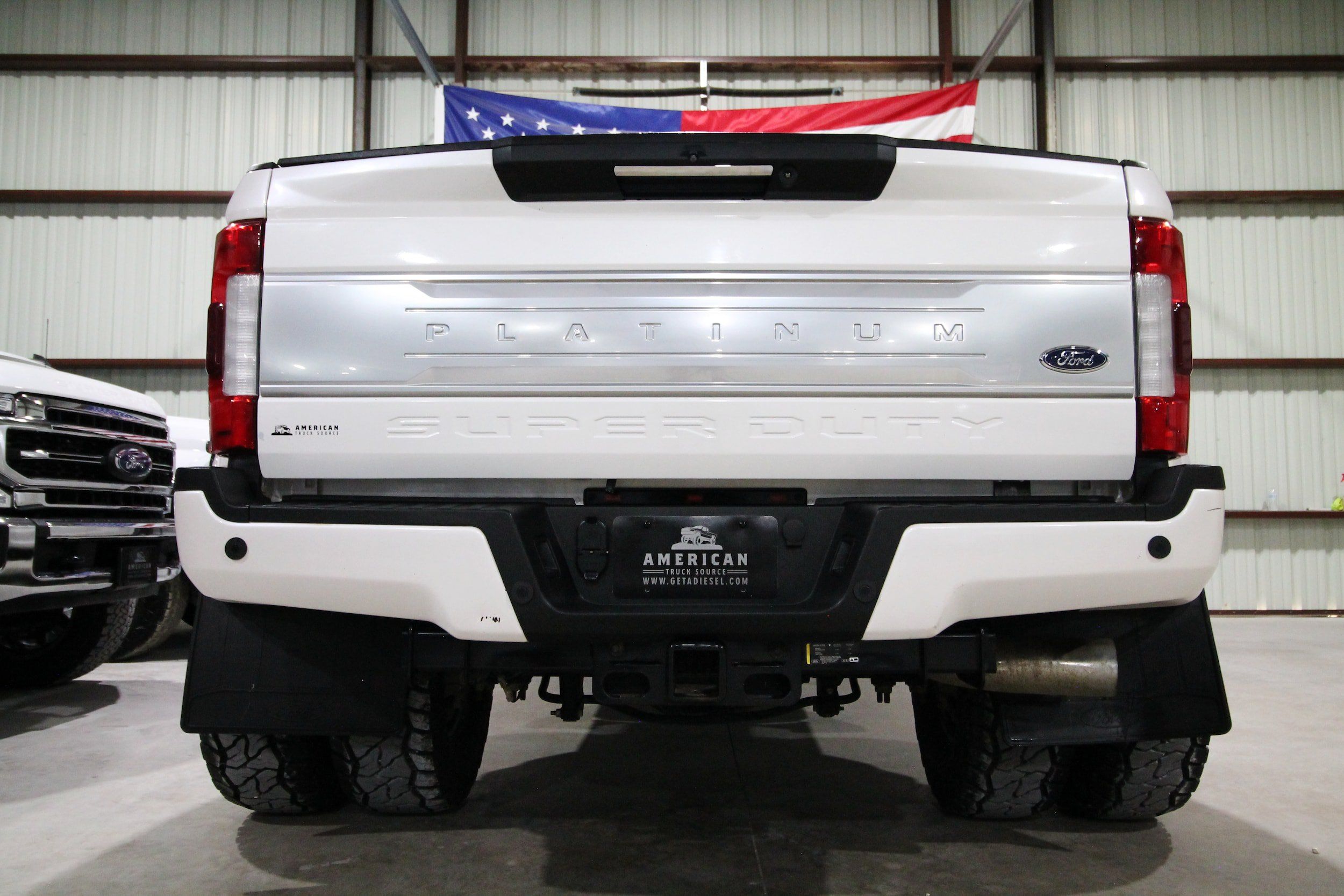 Used 2019 Ford F350 Platinum w/ Platinum Ultimate Package AWD/4WD image 9