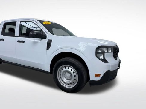 Used 2025 Ford Maverick XL w/ Equipment Group 101A AWD/4WD image 2