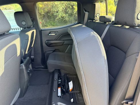 New 2026 GMC Canyon Elevation w/ Convenience Package image 9