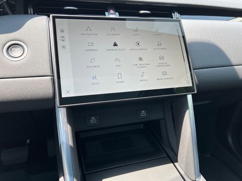 New 2025 Land Rover Discovery Sport S image 17