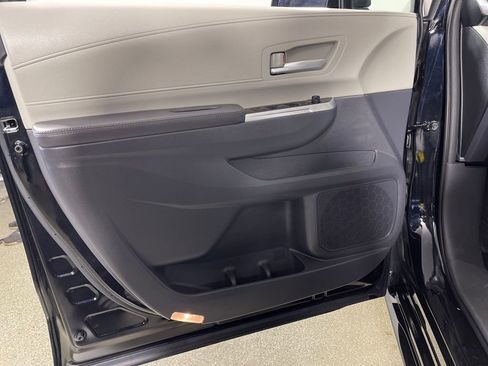 Certified 2023 Toyota Sienna XLE image 17