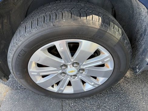 Used 2010 Chevrolet Equinox LT w/ Chrome Appearance Package AWD/4WD image 10