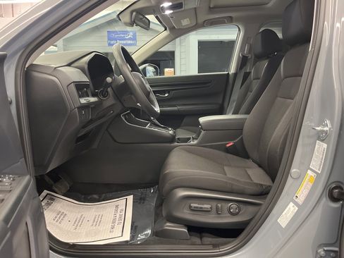 Used 2025 Honda CR-V EX image 10