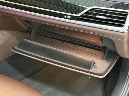 Used 2022 BMW 750i xDrive w/ Luxury Rear Seating Package image 29