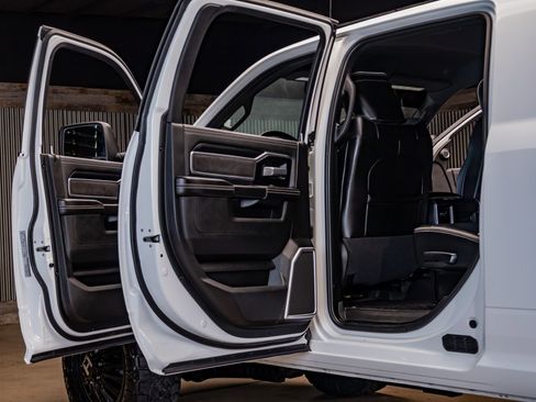 Used 2023 RAM 3500 Laramie image 32