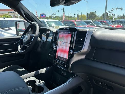 New 2026 RAM 2500 Big Horn AWD/4WD image 13