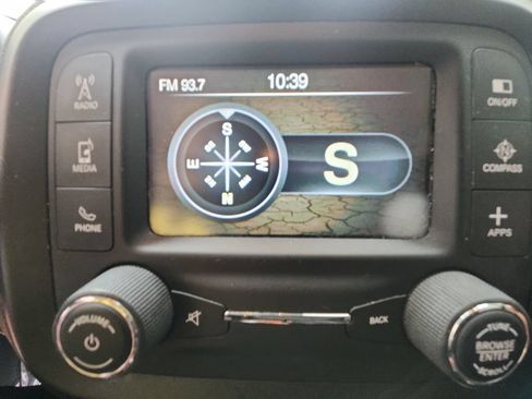 Used 2016 Jeep Renegade Latitude AWD/4WD image 19