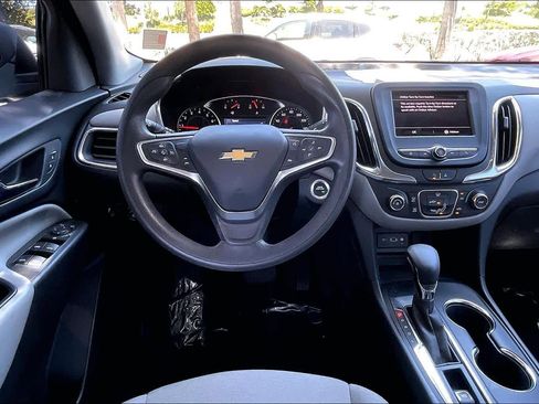 Used 2023 Chevrolet Equinox LS w/ LS Convenience Package image 6