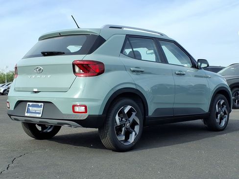 New 2026 Hyundai Venue SEL FWD image 4