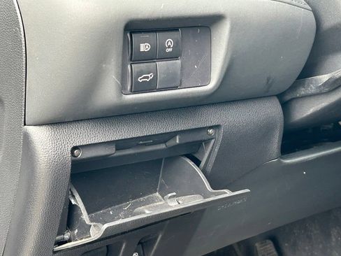 Used 2023 Toyota Highlander XLE AWD/4WD image 21