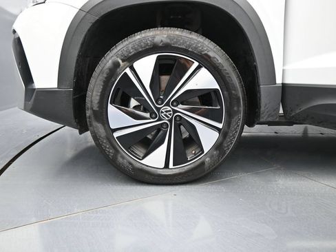 Used 2026 Volkswagen Taos SE AWD/4WD image 28