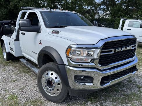 New 2024 RAM 4500 SLT w/ Quick Order Package 2YG SLT image 2