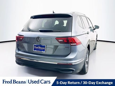 Used 2023 Volkswagen Tiguan SE w/ Panoramic Sunroof Package AWD/4WD image 7