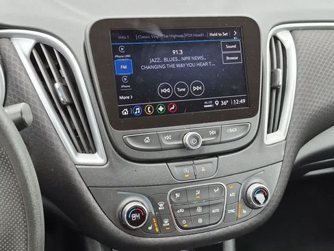 Used 2023 Chevrolet Malibu LT FWD image 23