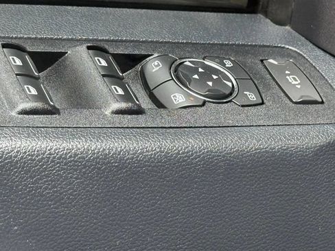 Used 2022 Ford F350 Platinum w/ Tremor Off-Road Package AWD/4WD image 23