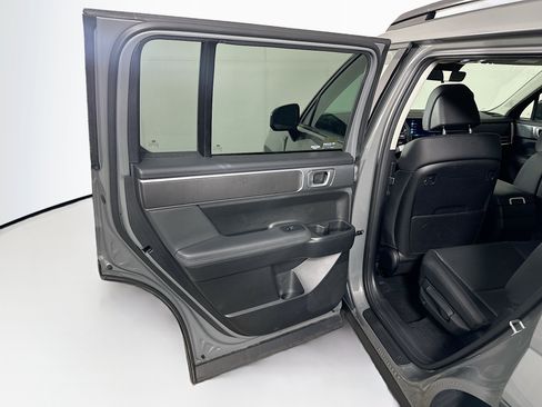 Used 2025 Hyundai Santa Fe SEL FWD image 25